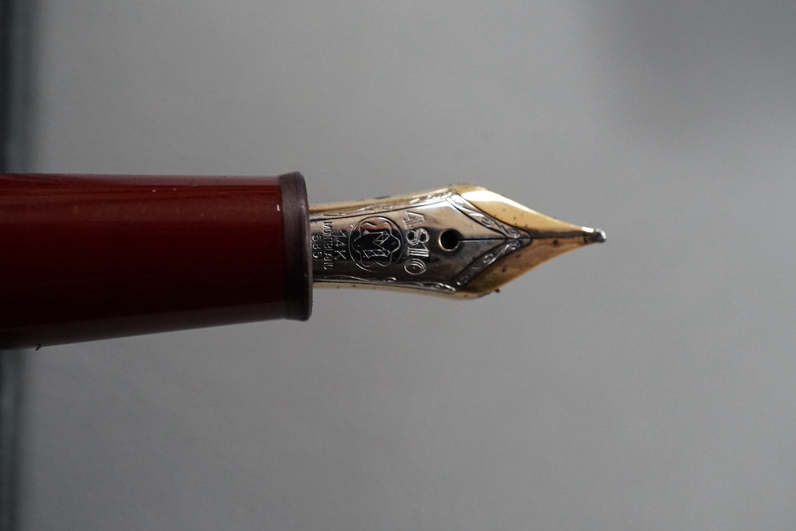 A boxed Mont Blanc fountain pen with 14k good nib. Condition - fair/good